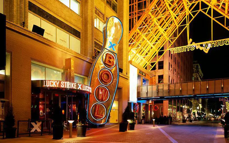 Lucky Strike Exterior